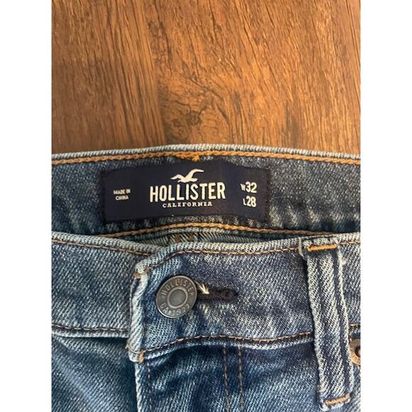 Hollister Women's size 32 Short Deconstructed Denim Blue Jean Ankle Jeans - Picture 2 of 5